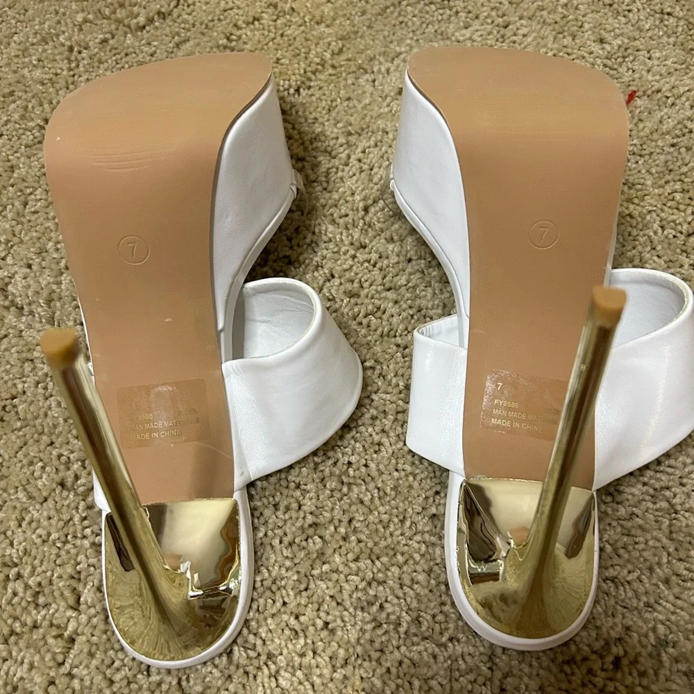 White platform high heels - Picture 9 of 10